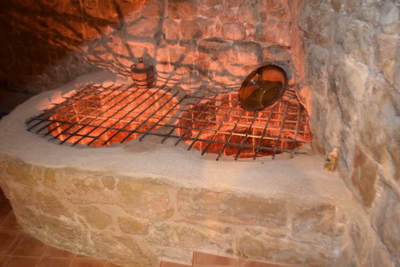 Apartamentos La Muralla Horta de Sant Joan Buitenkant foto