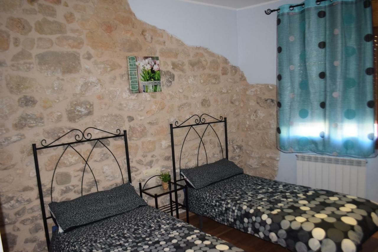 Apartamentos La Muralla Horta de Sant Joan Buitenkant foto